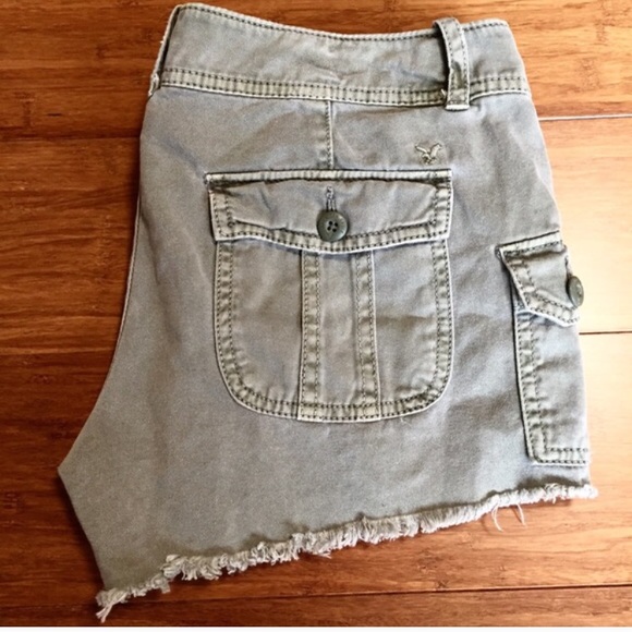 2011 AEO Army Green Cargo Short - Picture 3 of 6